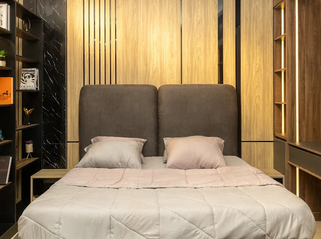 Bedroom furniture and wall finishes